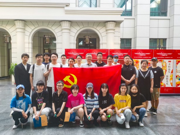 艺术学院“庆祝中国共产党成立100周年”主题设计展开幕
